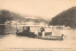 Le bateau du Dr.A.Yersin faisant le service de l'institut Pasteur à Nhâ-Tran Annam.